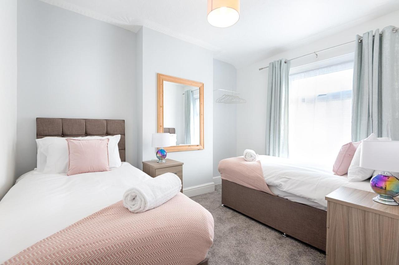 City Centre, Parking, Smart Tv'S In All Rooms Swansea Exterior foto